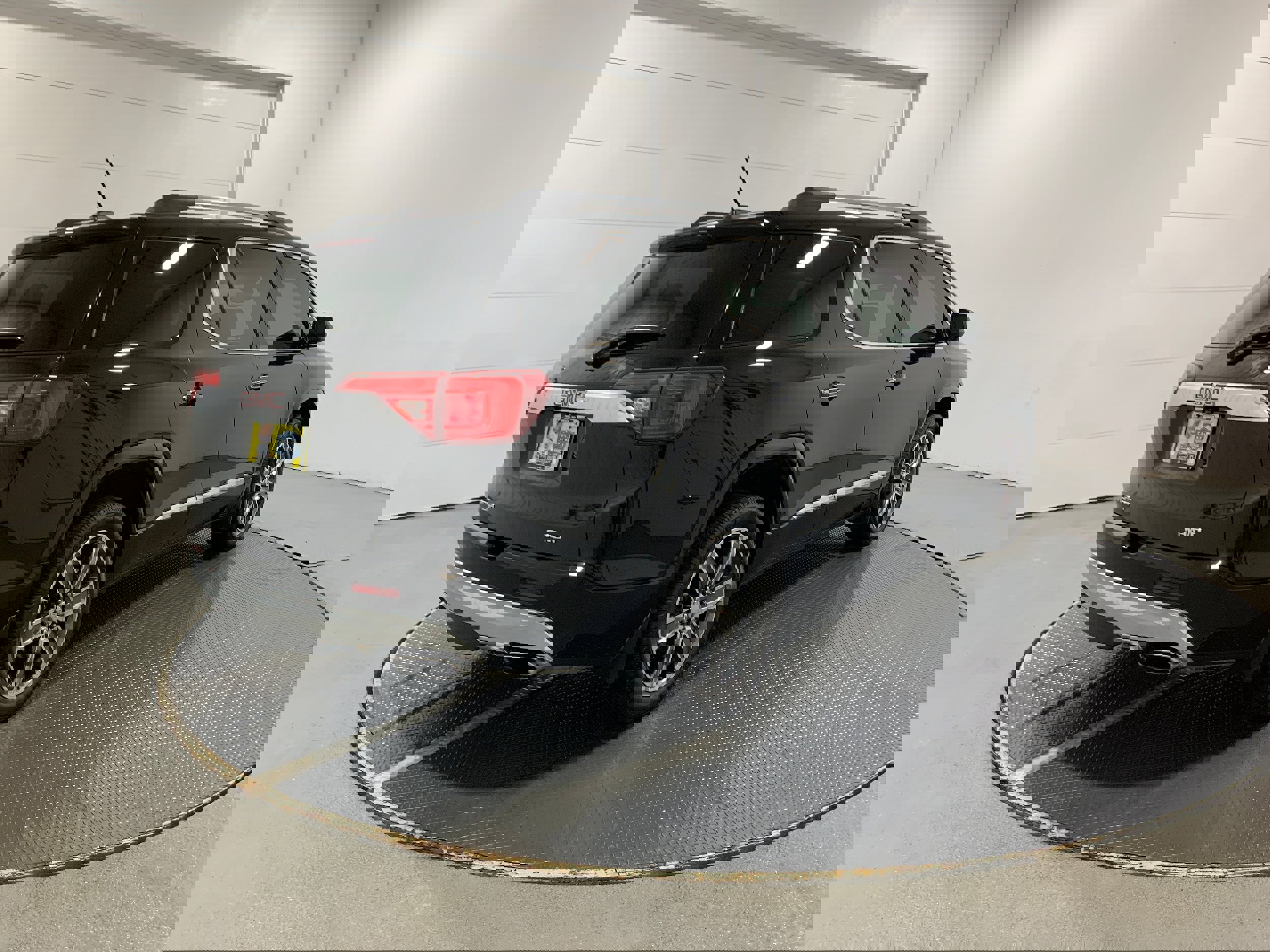 Used 2019 GMC Acadia Denali w/ Technology Package image 38