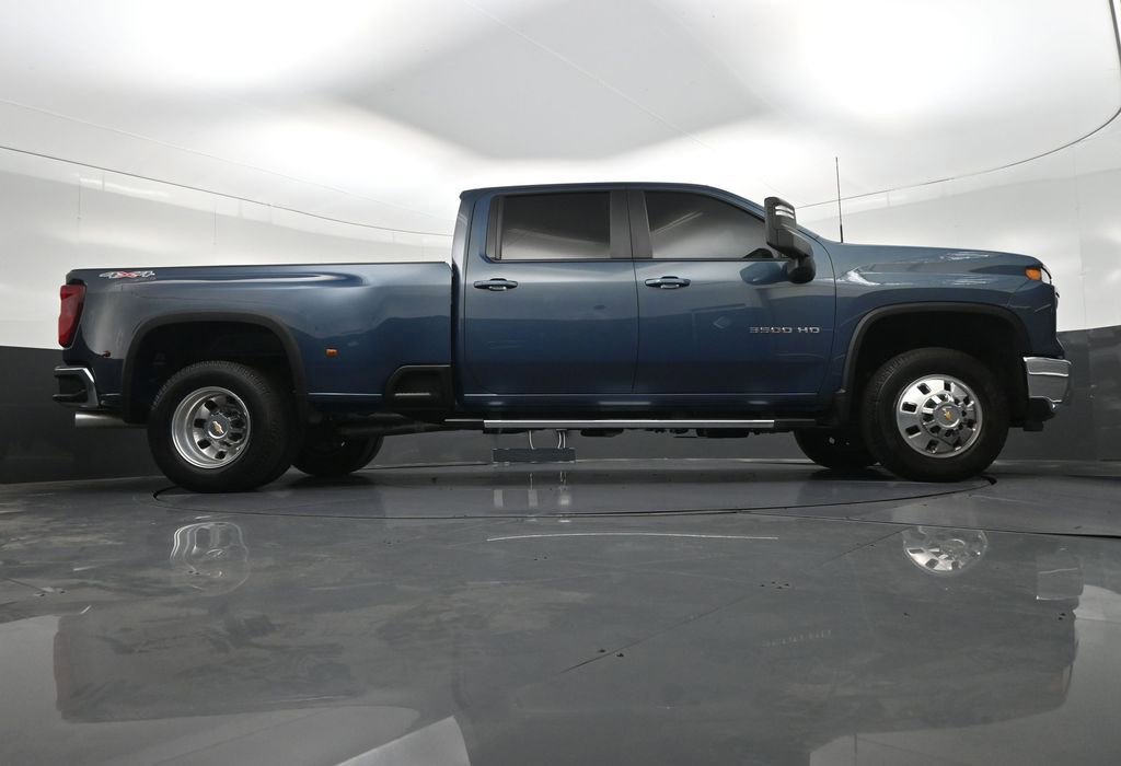 Used 2026 Chevrolet Silverado 3500 LT AWD/4WD image 32