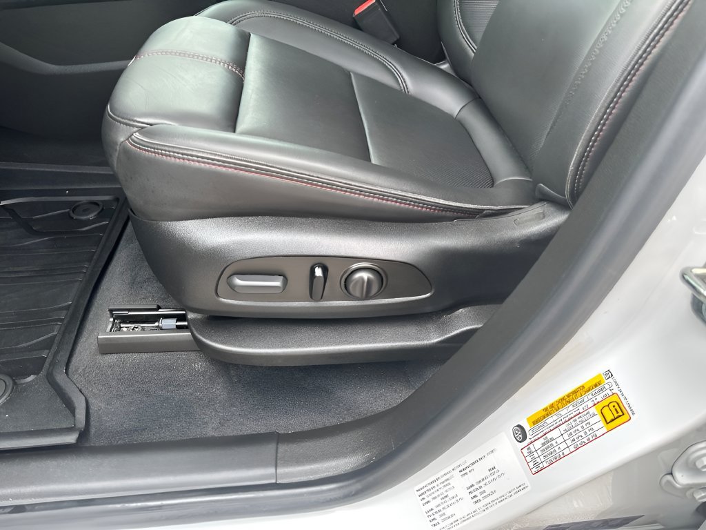 Used 2023 Chevrolet Traverse RS AWD/4WD image 12