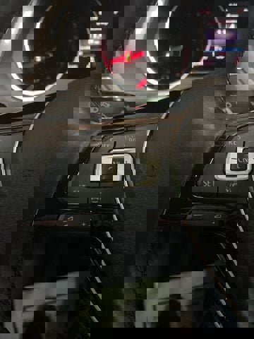 Used 2019 Volkswagen Tiguan SE w/ Panoramic Sunroof Package image 8