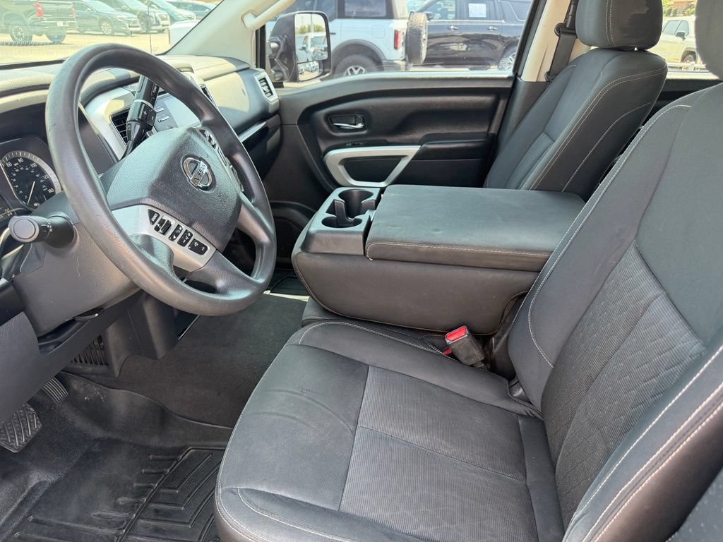 Used 2017 Nissan Titan SV AWD/4WD image 28