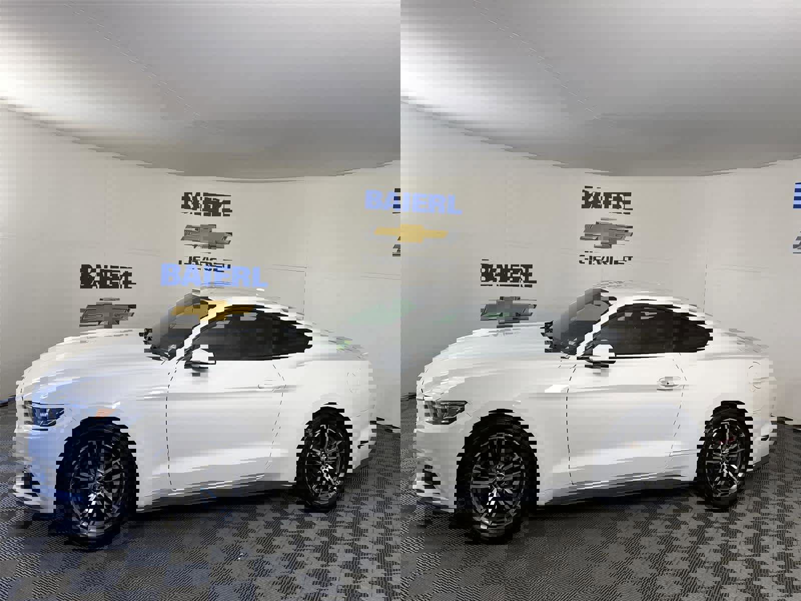 Used 2017 Ford Mustang Premium image 2