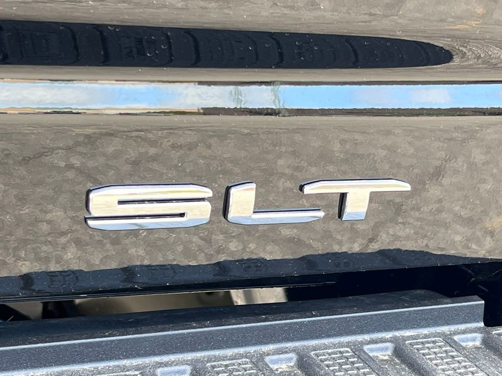 New 2026 GMC Sierra 2500 SLT w/ SLT Premium Package AWD/4WD image 10