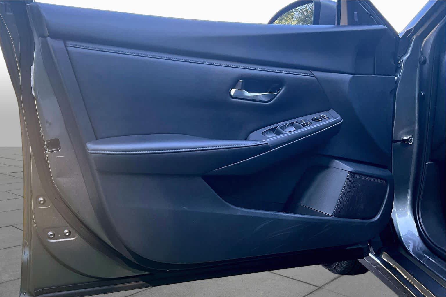 Used 2024 Nissan Sentra SV FWD image 22