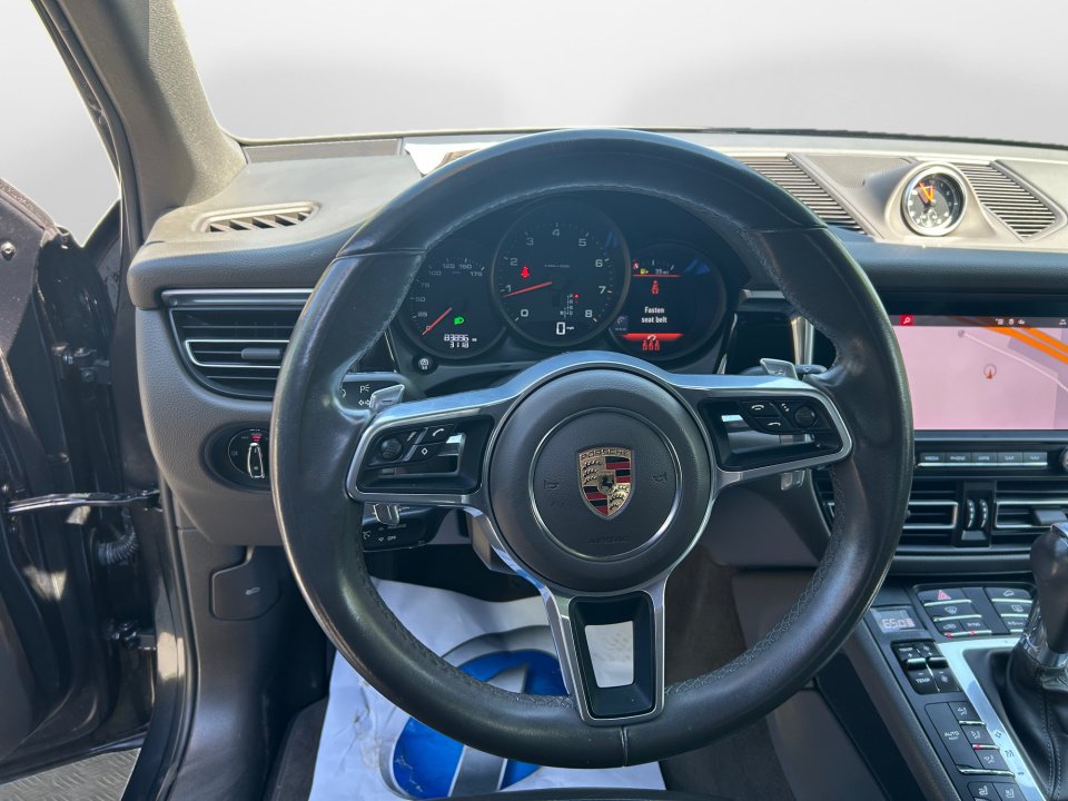 Used 2021 Porsche Macan AWD/4WD image 10
