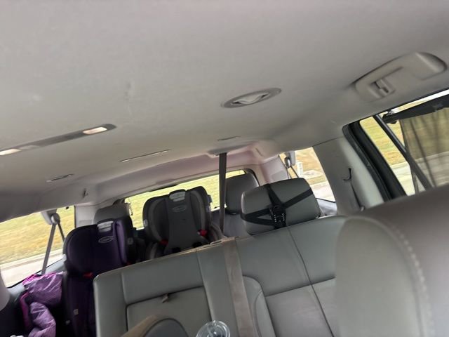 Used 2015 Chevrolet Suburban LT image 12