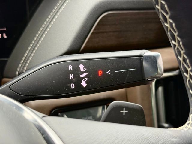 Used 2025 GMC Yukon Denali Ultimate AWD/4WD image 17