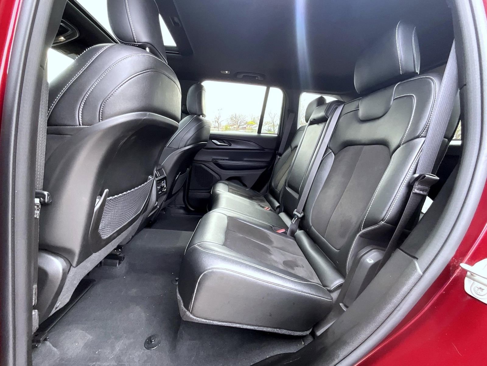 Used 2023 Jeep Grand Cherokee Altitude image 20