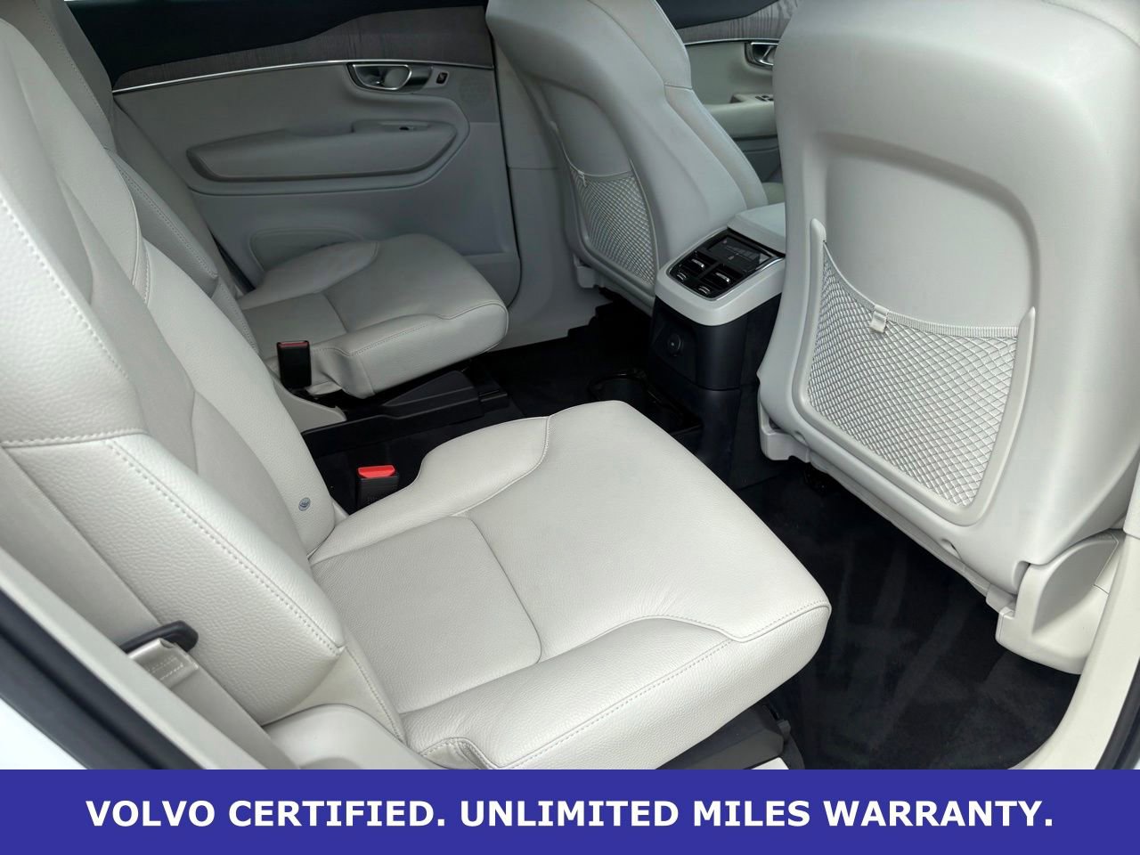 Certified 2023 Volvo XC90 T8 Plus AWD/4WD image 31