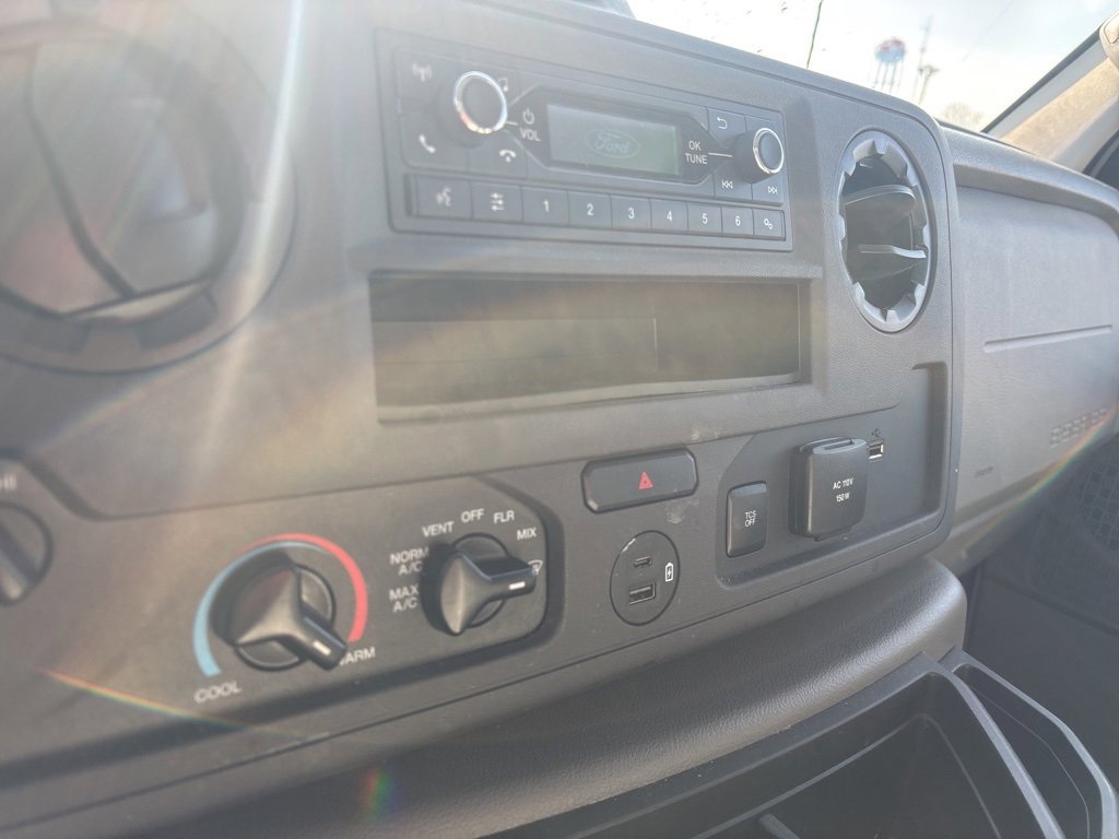 Used 2024 Ford E-350 and Econoline 350 Super Duty w/ Power Windows & Locks Group image 18