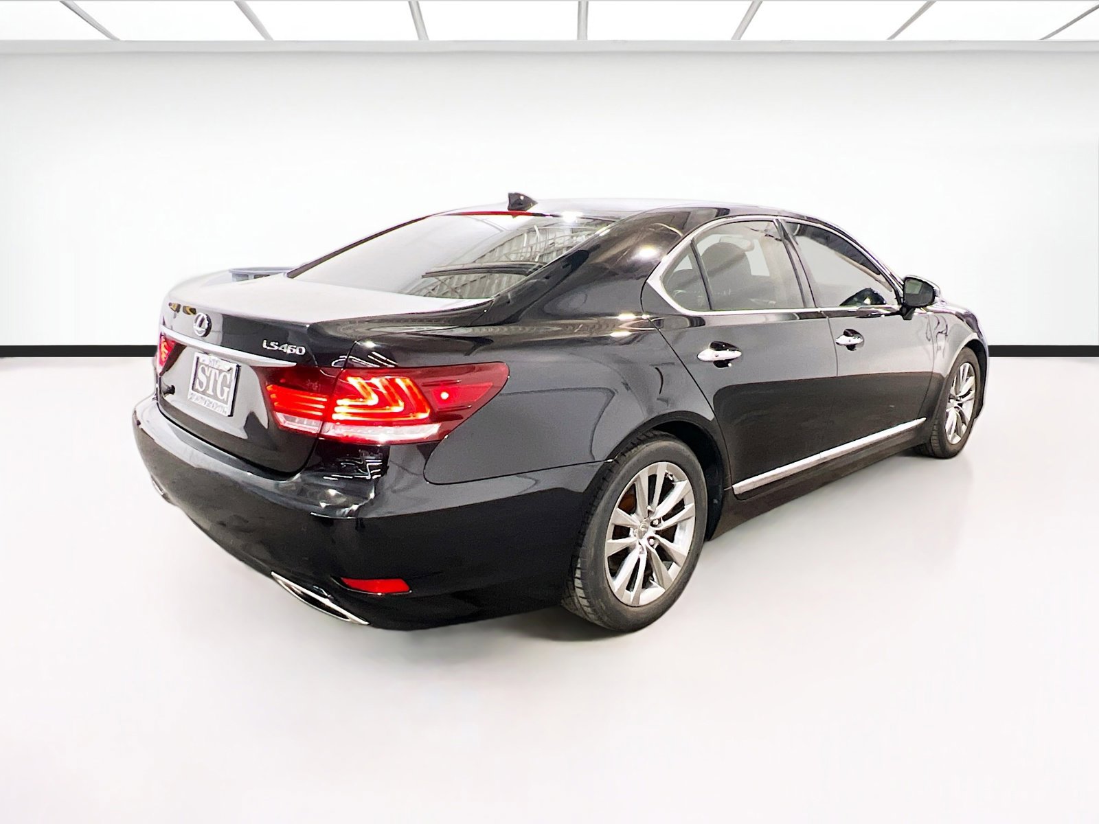 Used 2016 Lexus LS 460 w/ Comfort Package image 4