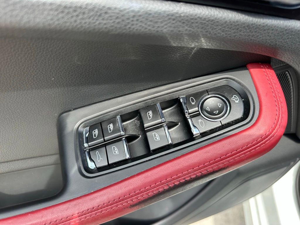 Certified 2023 Porsche Macan Turbo image 21