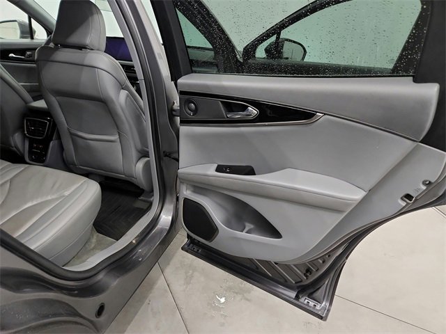 Used 2021 Lincoln Nautilus Reserve image 40