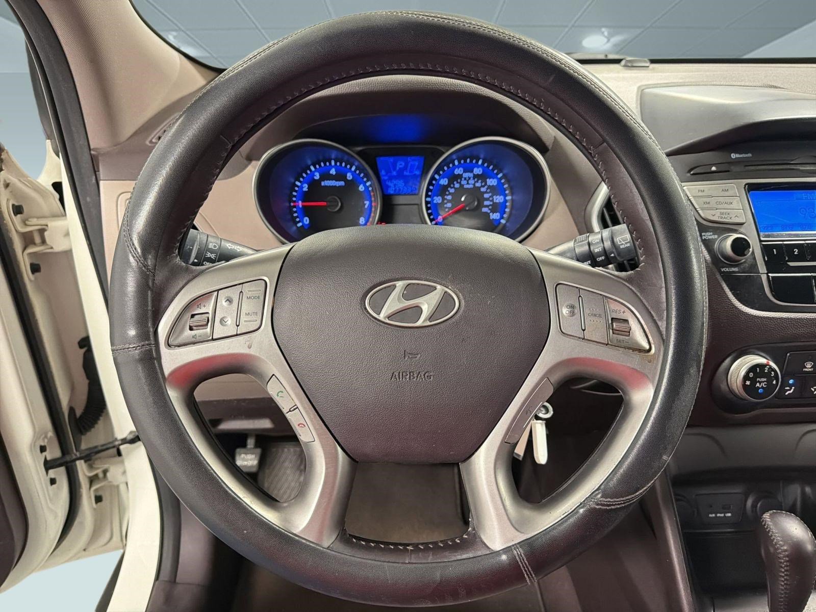 Used 2011 Hyundai Tucson GLS image 15