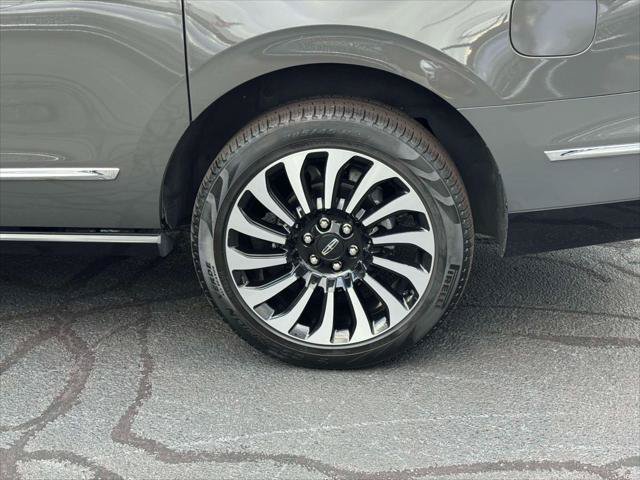 Certified 2024 Lincoln Navigator L Black Label AWD/4WD image 11