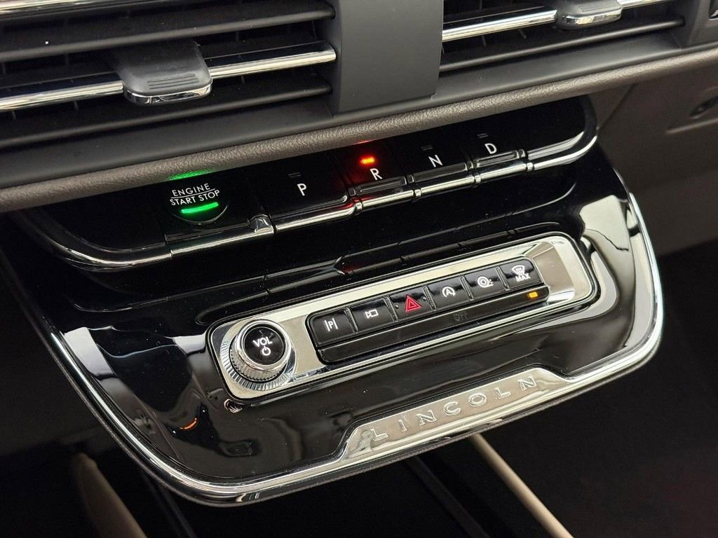 Used 2023 Lincoln Corsair Reserve w/ Jet Appearance Package image 22