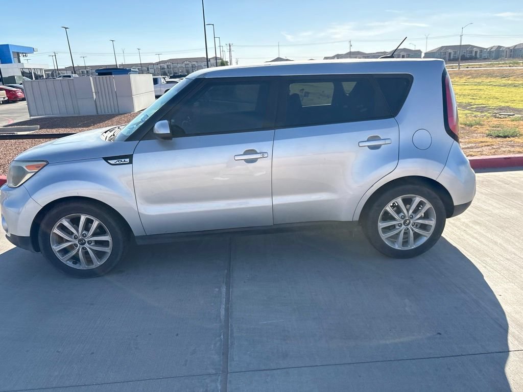 Used 2018 Kia Soul + FWD image 5