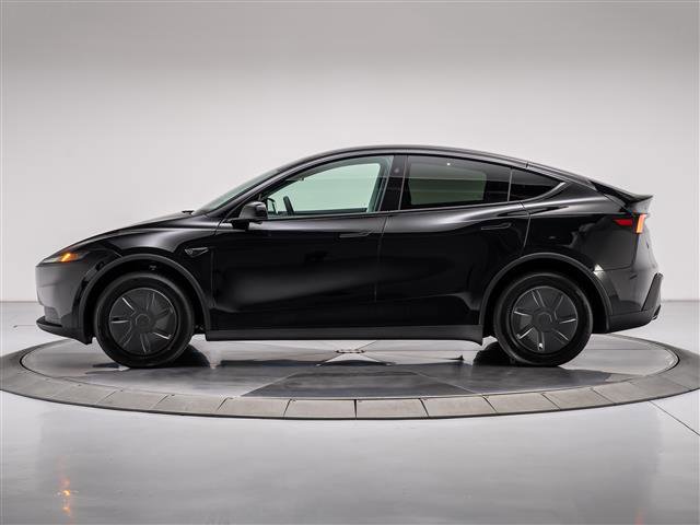 Used 2026 Tesla Model Y 2WD image 2
