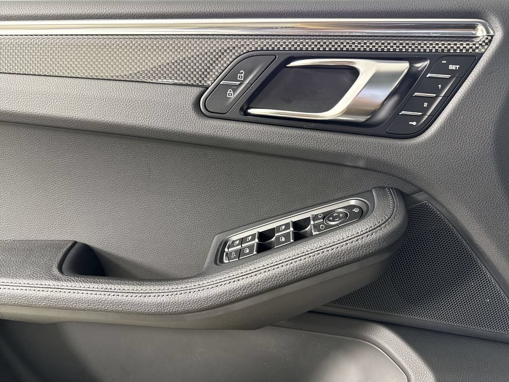 New 2025 Porsche Macan S AWD/4WD image 34