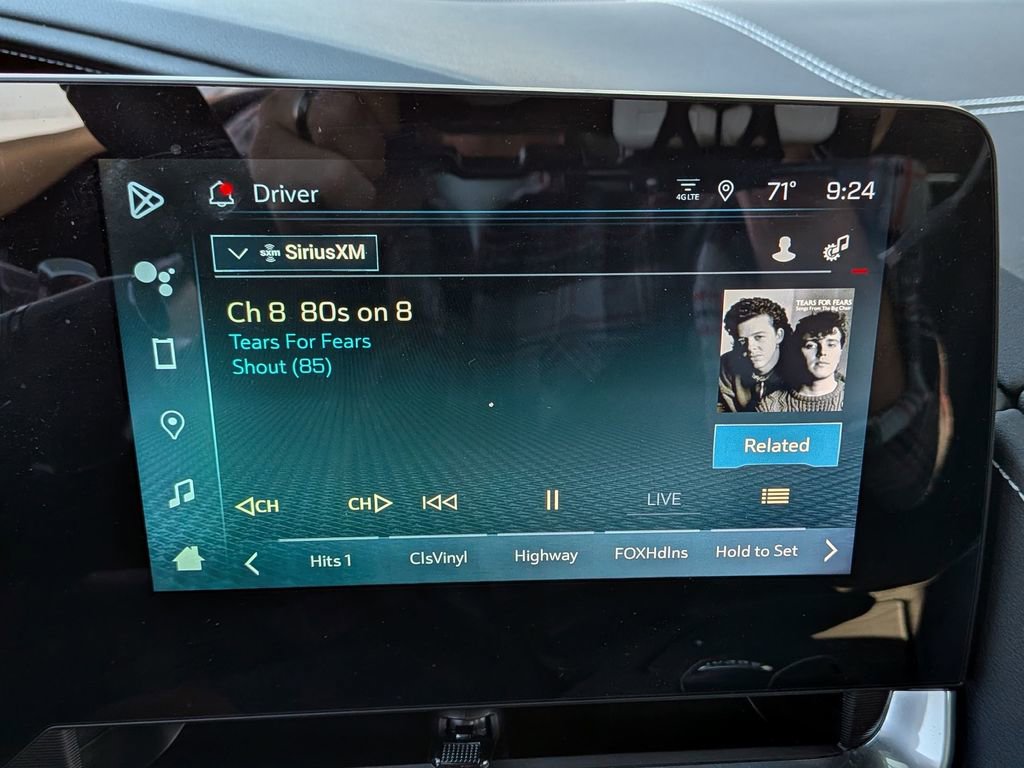 Used 2024 Chevrolet Corvette Stingray Convertible w/ 1LT image 8