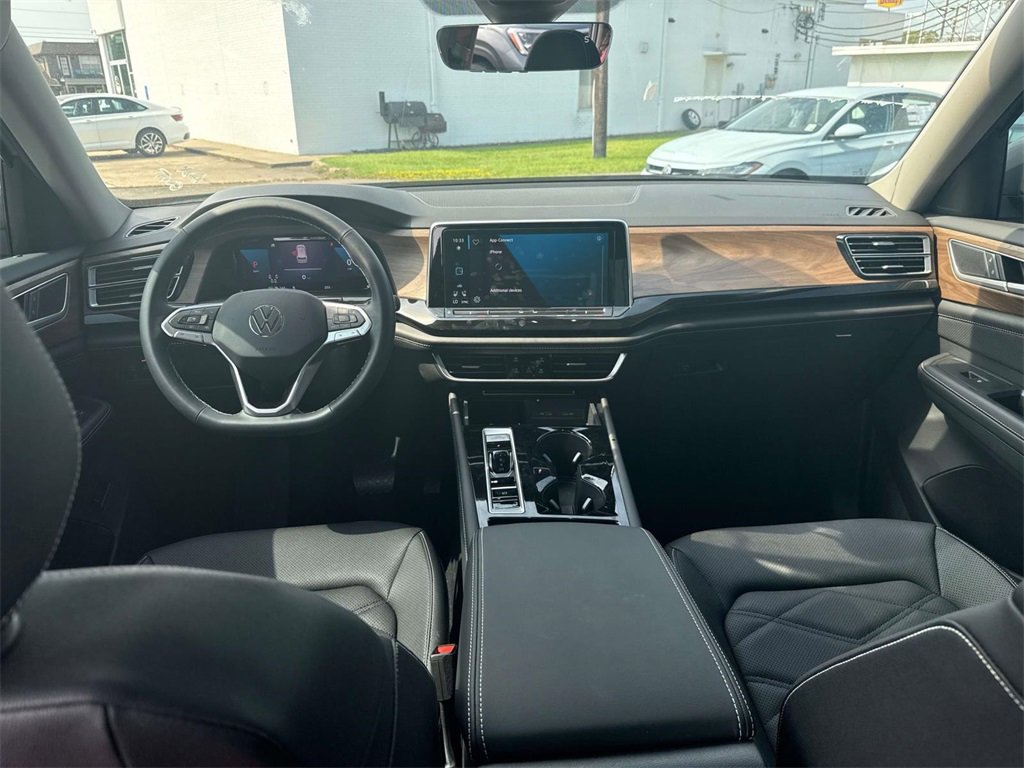 New 2025 Volkswagen Atlas SE image 12