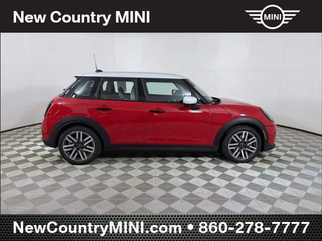 Certified 2025 MINI Cooper 4-Door Hardtop image 8