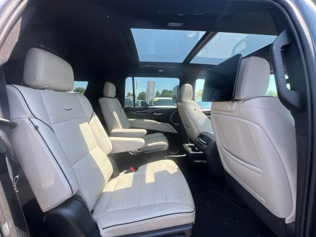 Used 2023 Cadillac Escalade ESV Sport w/ Touring Package AWD/4WD image 17