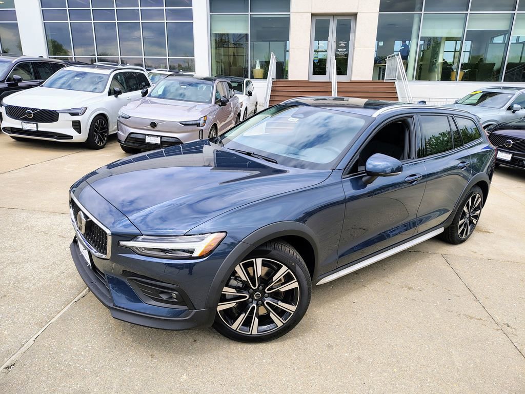 New 2026 Volvo XC60 B5 Ultra w/ Climate Package AWD/4WD image 2