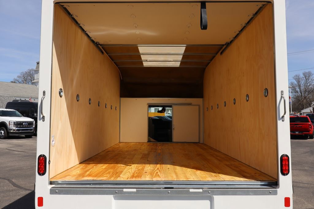 New 2027 Ford E-450 and Econoline 450 Super Duty w/ Power Equipment Group image 10