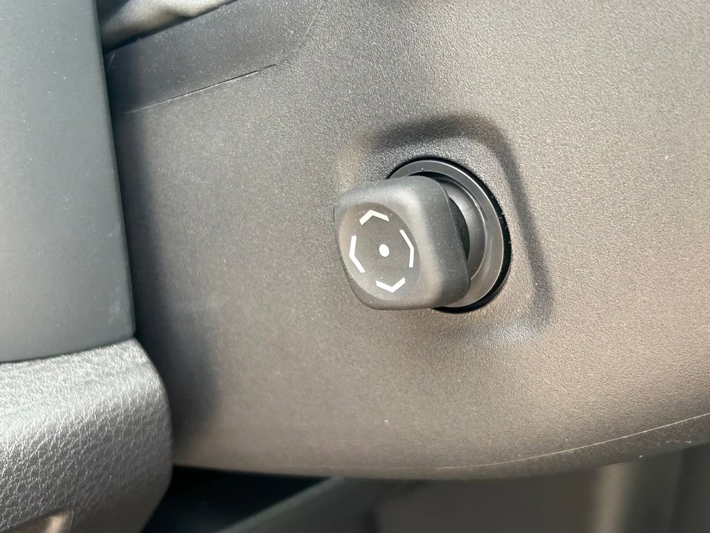 New 2026 Toyota Sienna Platinum image 36