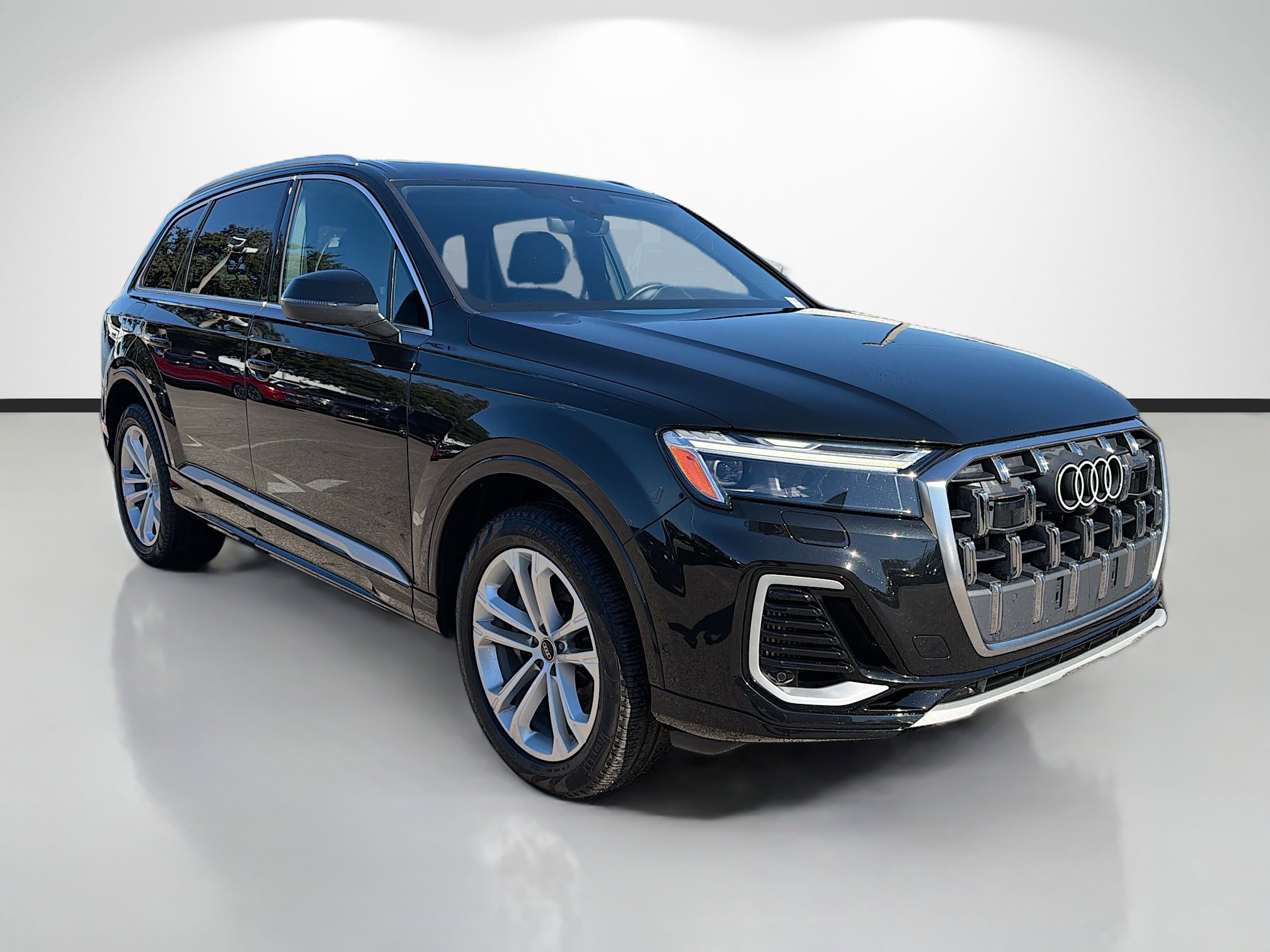 Certified 2025 Audi Q7 3.0T Premium Plus image 1