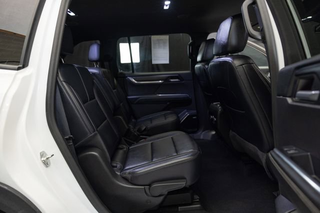 Used 2024 GMC Acadia Elevation AWD/4WD image 19