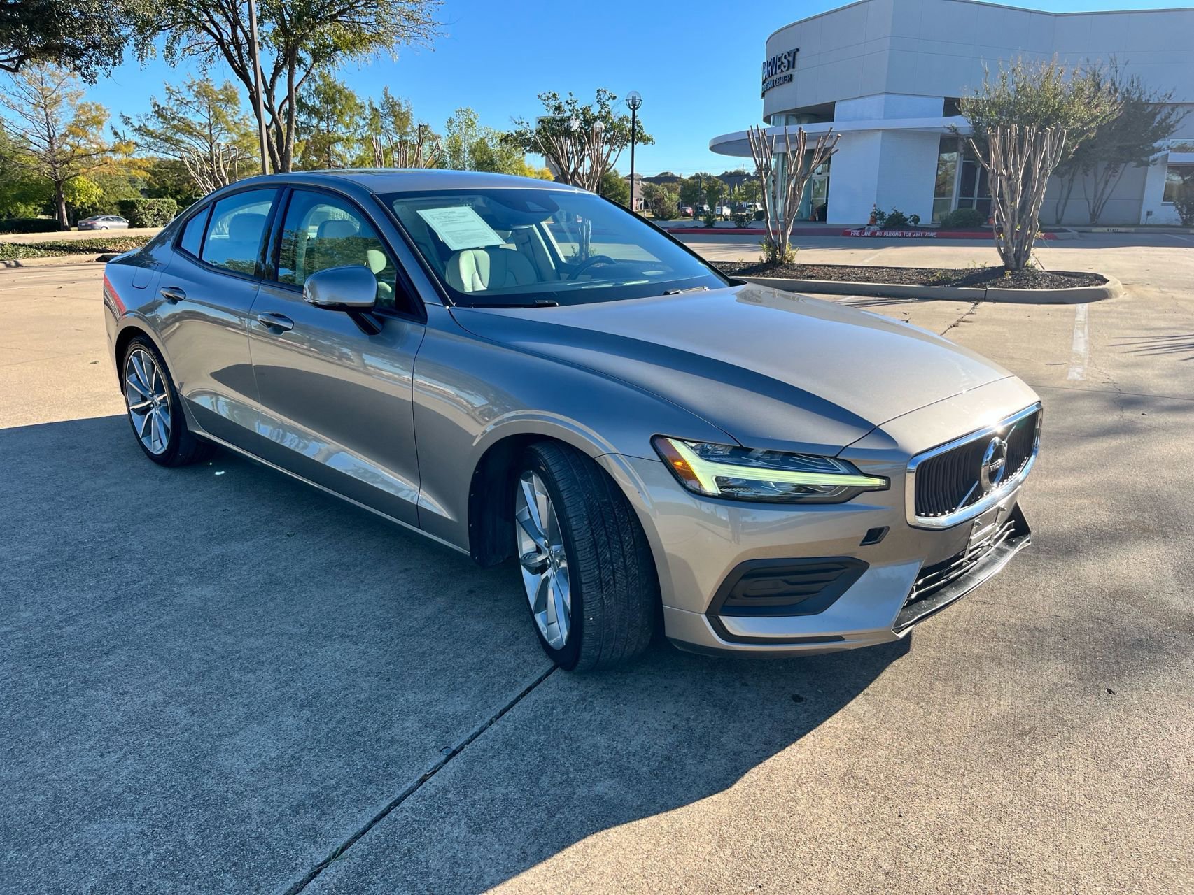 Used 2020 Volvo S60 T5 Momentum w/ Protection Package image 3