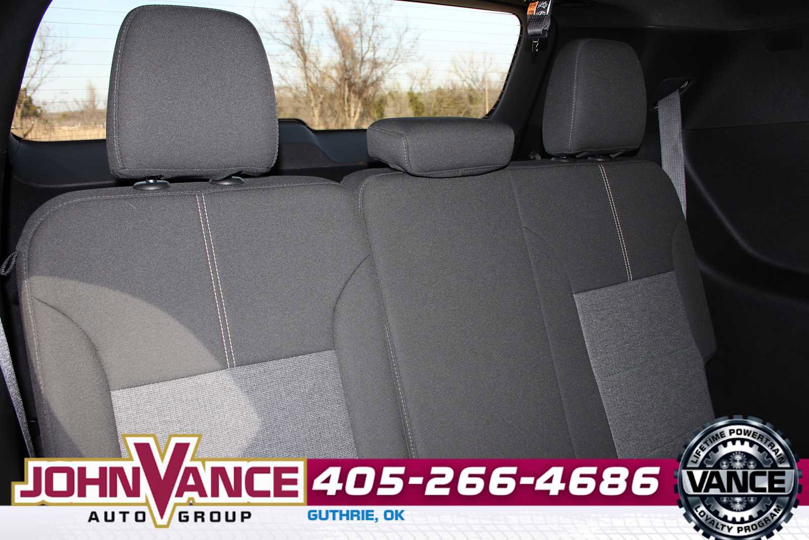 Used 2025 GMC Acadia Elevation image 18