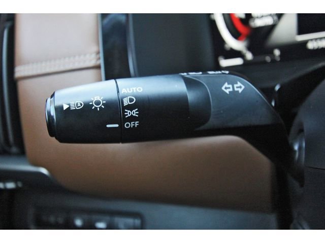 Used 2023 Nissan Pathfinder Platinum w/ Cargo Package AWD/4WD image 17