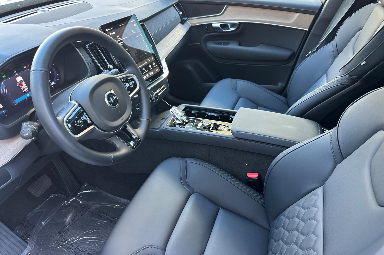 Certified 2025 Volvo XC90 B5 Core w/ Protection Package Premier image 10