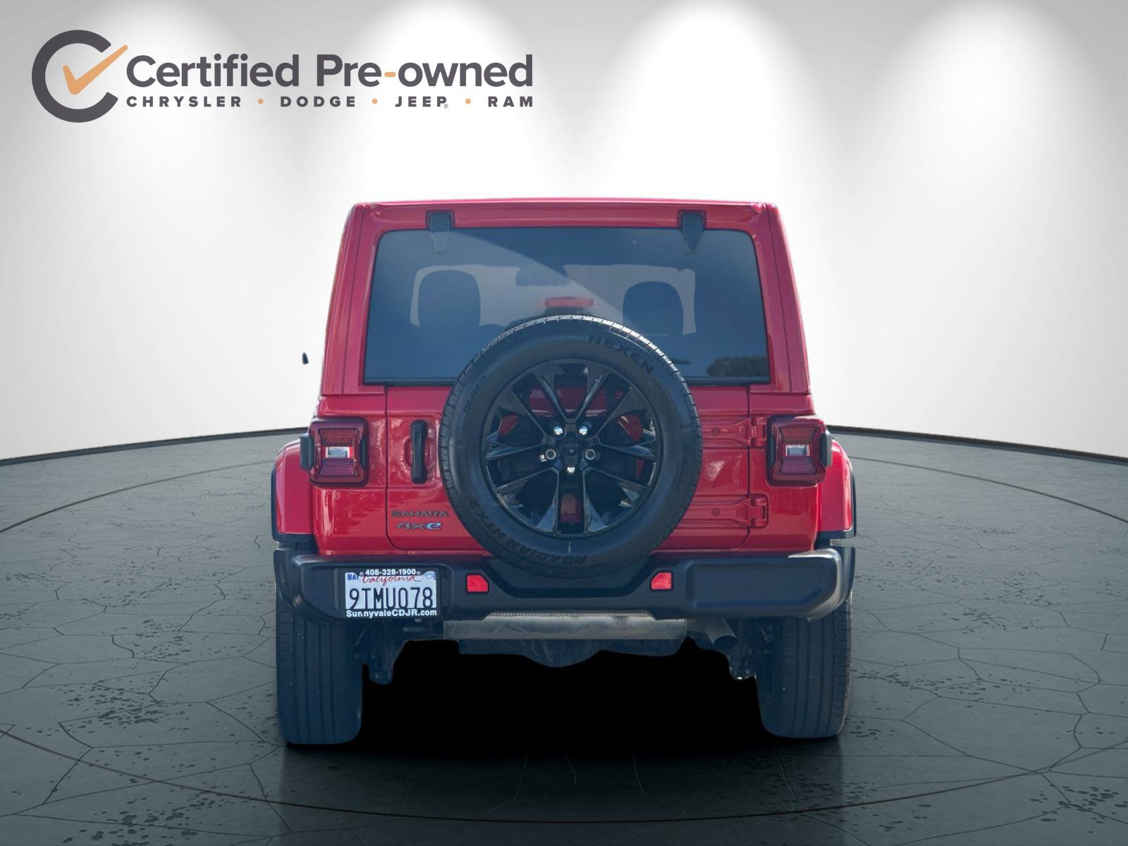 Used 2025 Jeep Wrangler Unlimited Sahara AWD/4WD image 5