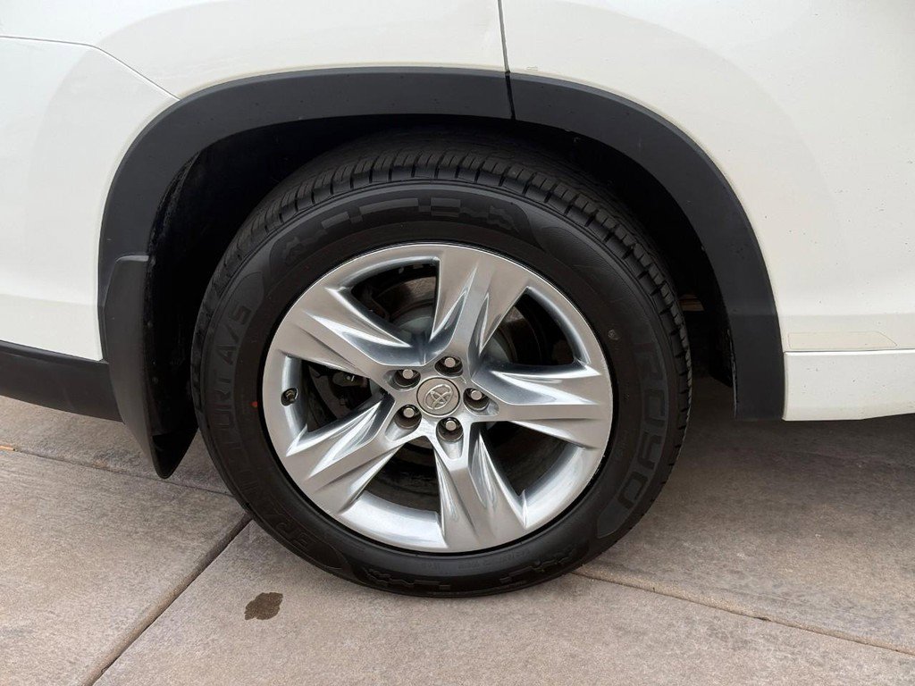 Used 2015 Toyota Highlander Limited image 6