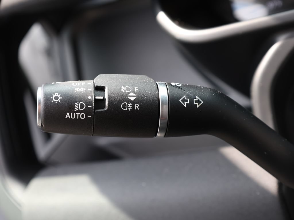 Used 2023 Land Rover Defender 110 X-Dynamic SE AWD/4WD image 40