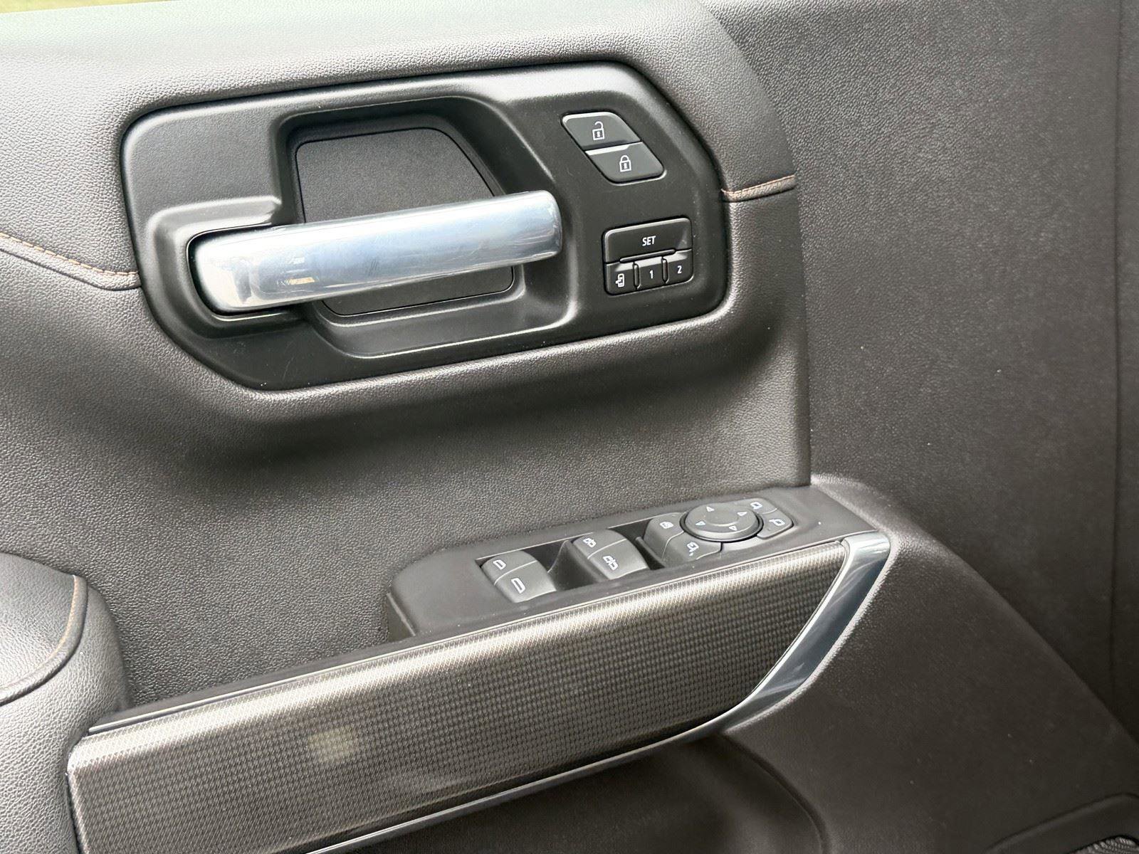 Used 2021 GMC Sierra 1500 AT4 w/ AT4 Premium Package image 9