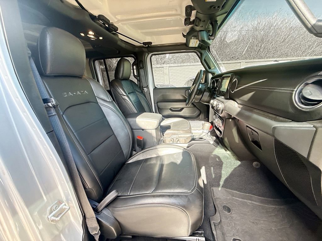 Used 2023 Jeep Wrangler Unlimited Sahara w/ Cold Weather Group image 32