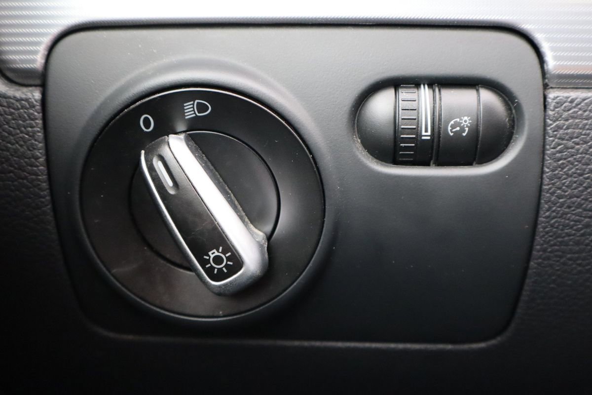 Used 2013 Volkswagen Golf R 2-Door image 26