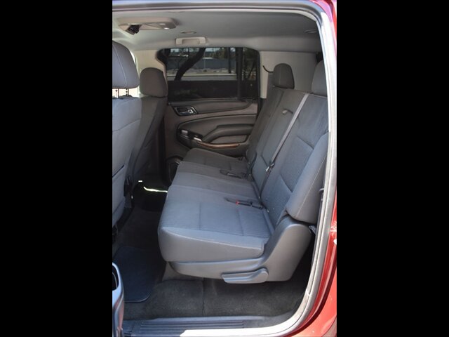 Used 2017 Chevrolet Suburban LS RWD image 19