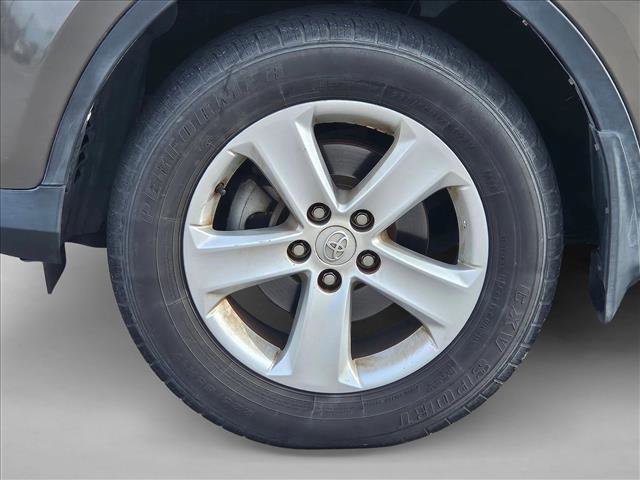 Used 2013 Toyota RAV4 XLE image 19