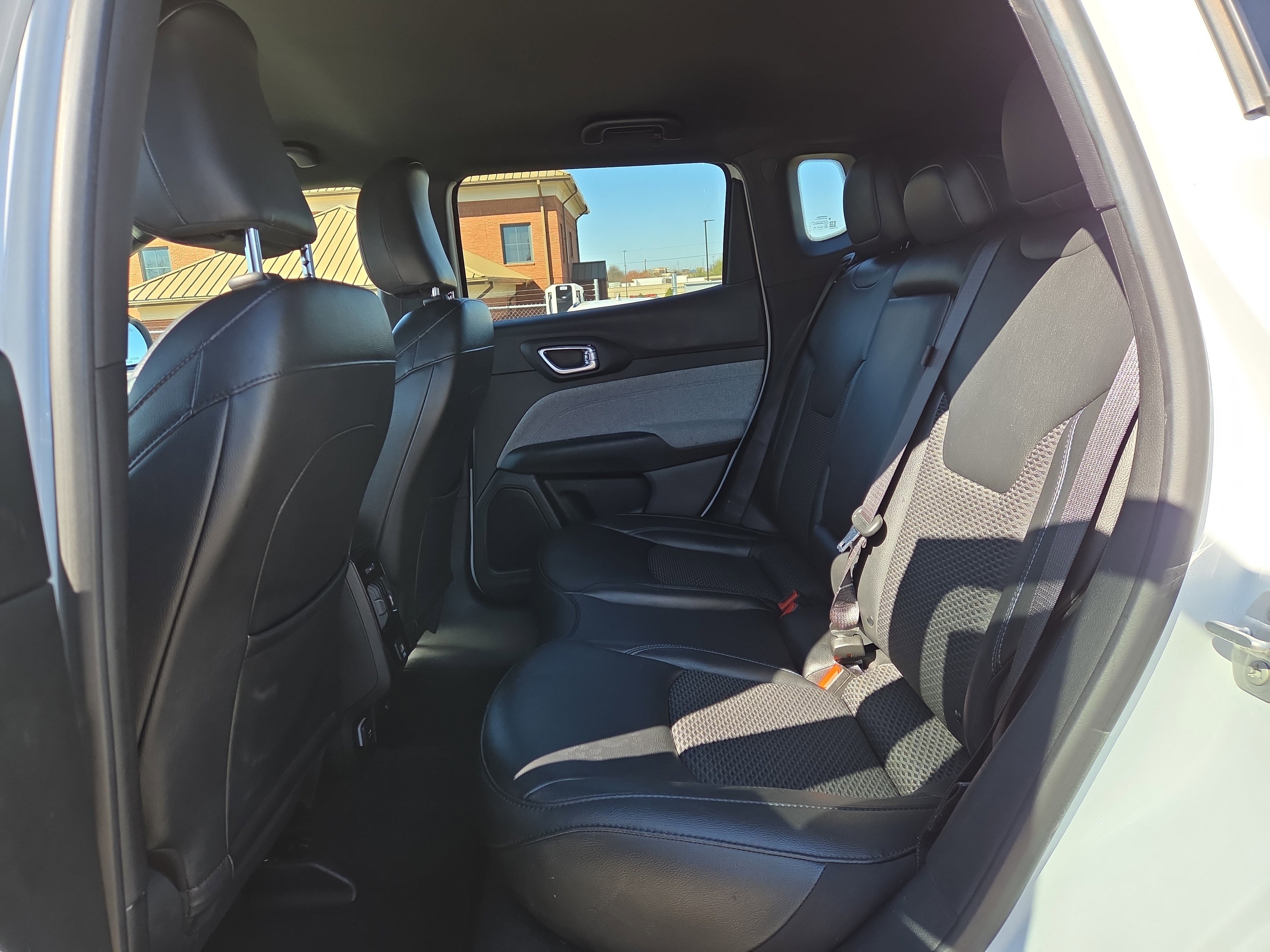 Used 2024 Jeep Compass Latitude image 11