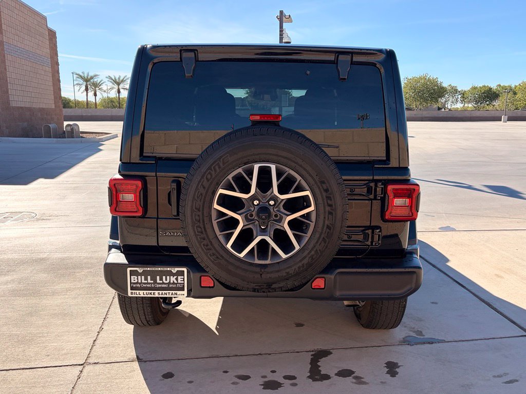Used 2025 Jeep Wrangler Unlimited Sahara AWD/4WD image 8