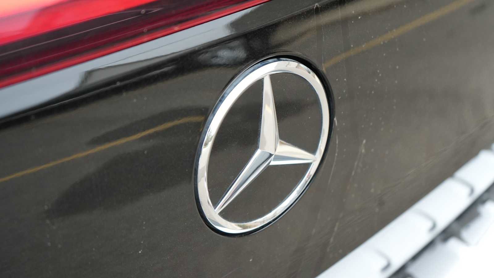 Certified 2022 Mercedes-Benz EQB 300 4MATIC w/ Exclusive Package image 65