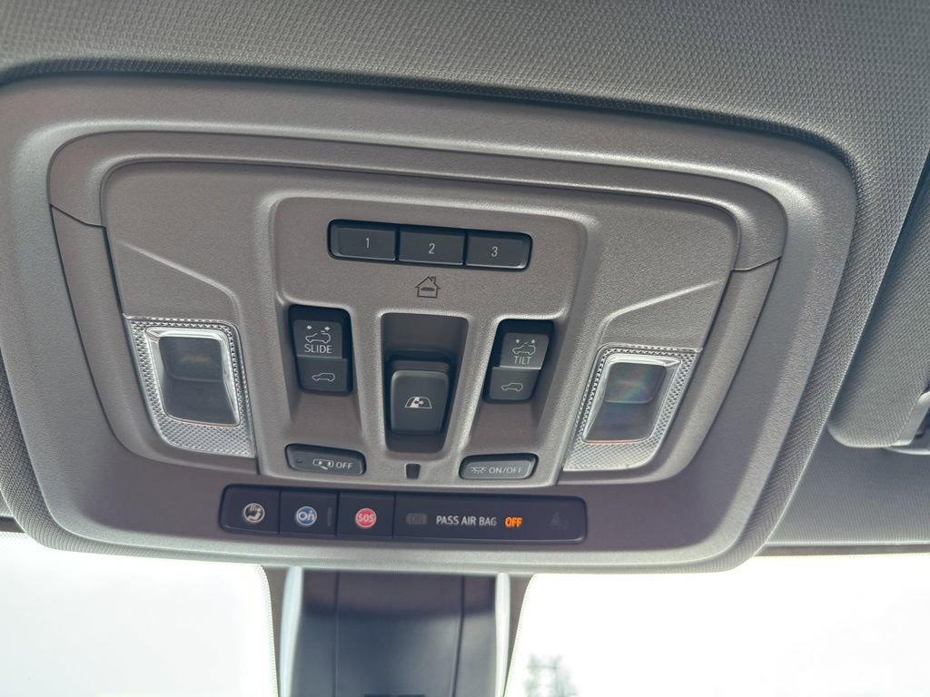 Used 2020 GMC Sierra 3500 Denali w/ Denali Ultimate Package image 28