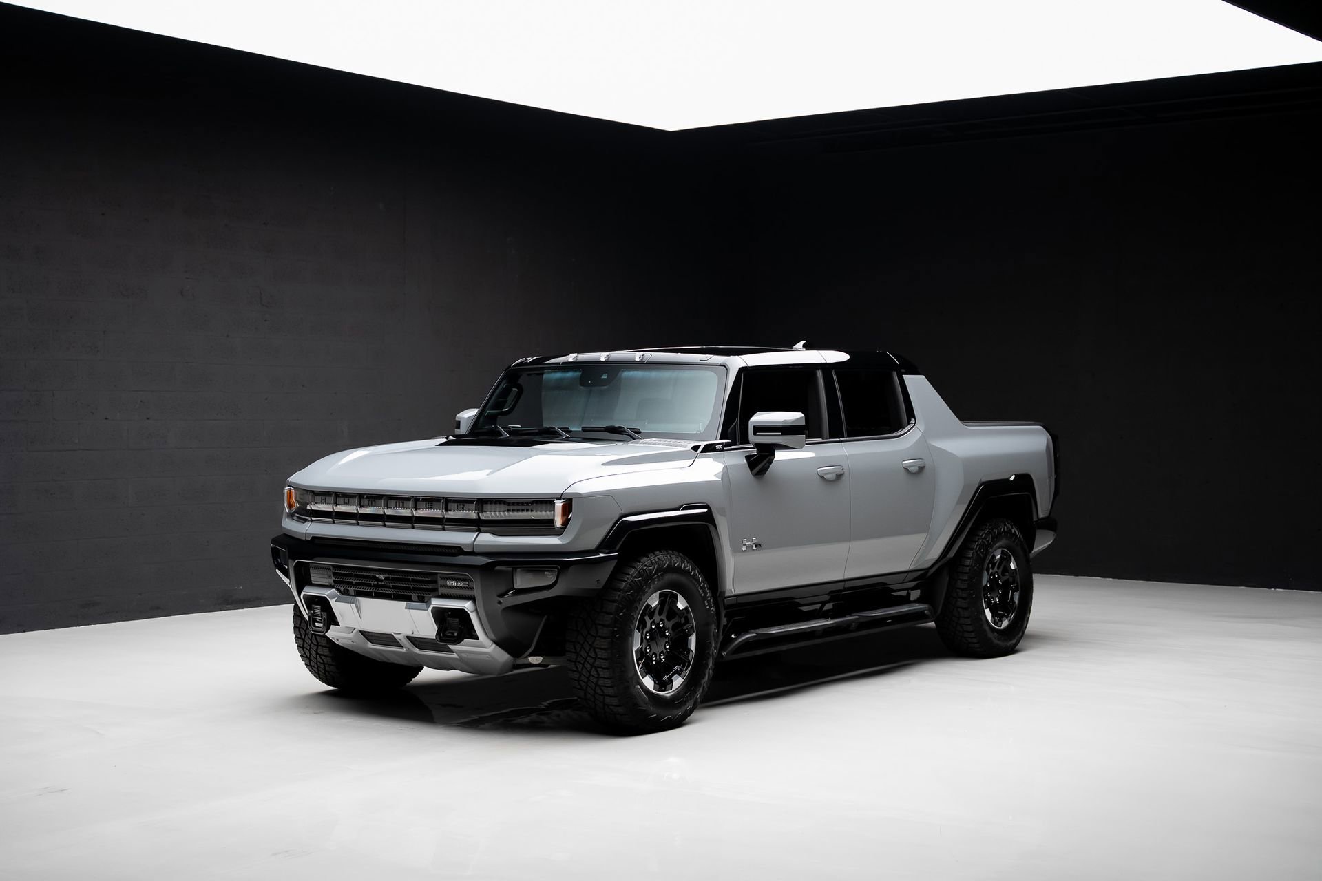 Used 2024 GMC Hummer EV 3X w/ Extreme Off-Road Package image 4