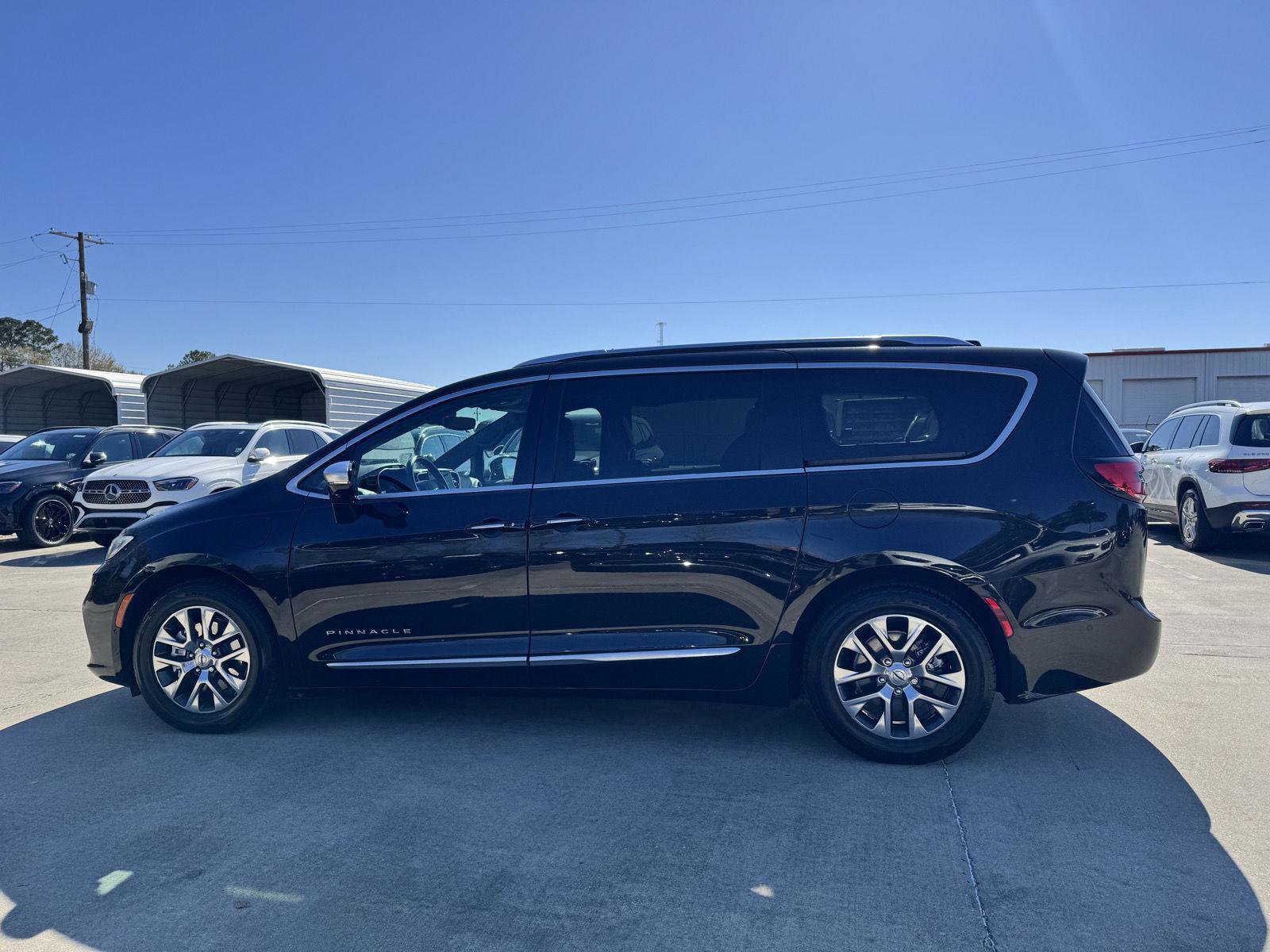 Used 2021 Chrysler Pacifica Pinnacle image 16